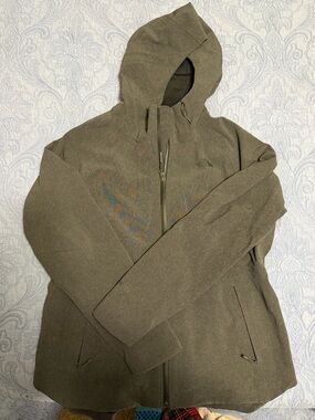 Women’s North Face jacket